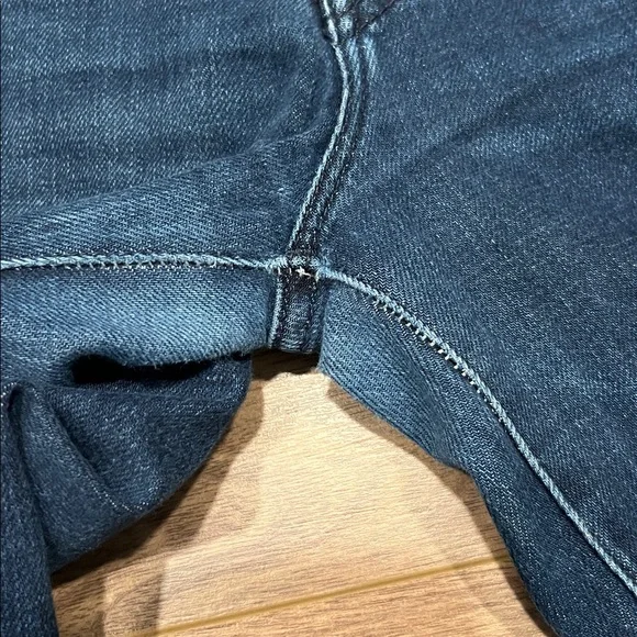 Mother The Insider Crop Step Fray Jeans in Movin On Up Size 31 - Picture 8 of 16